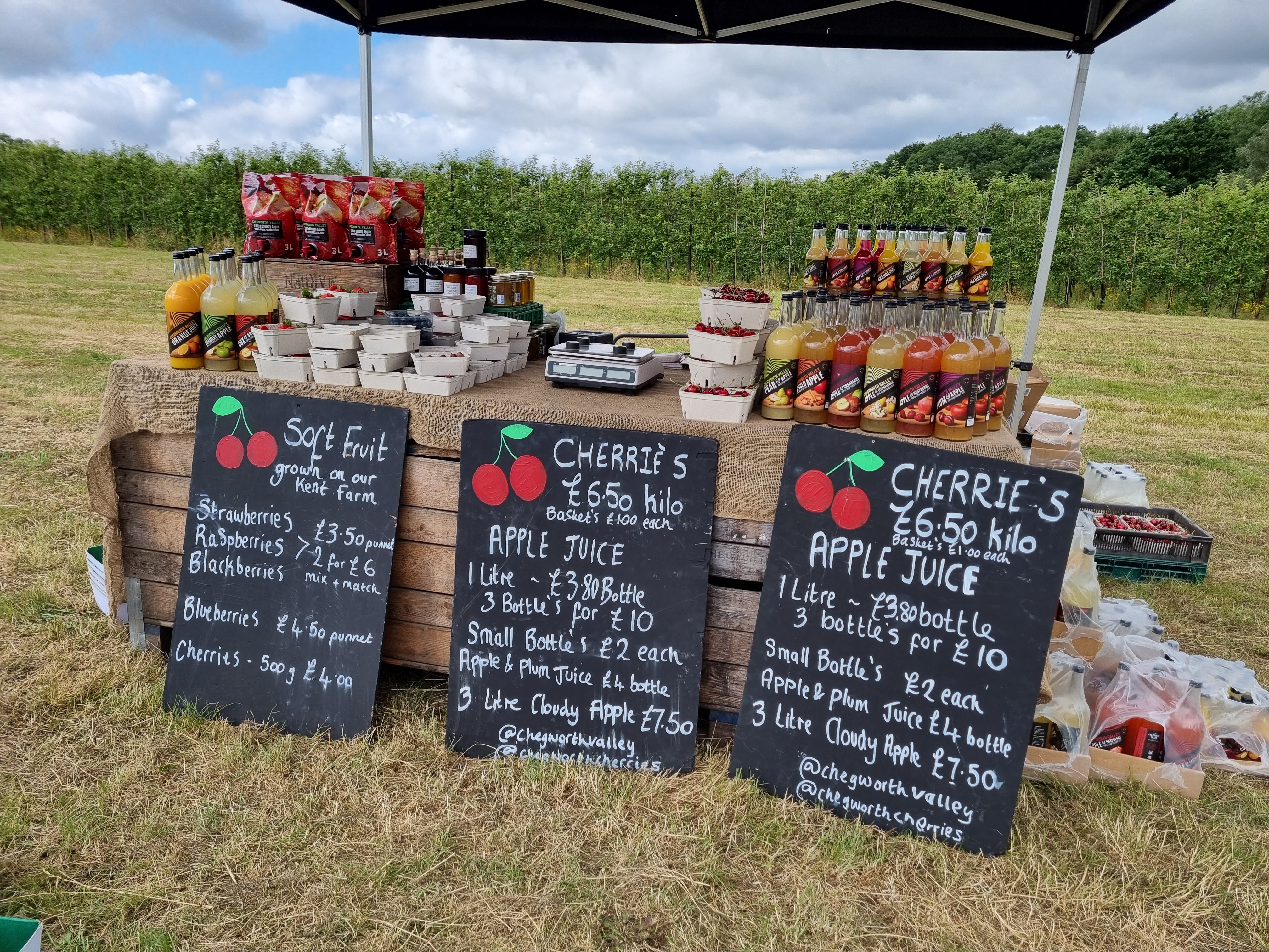 Kentish fruits and juices for sale